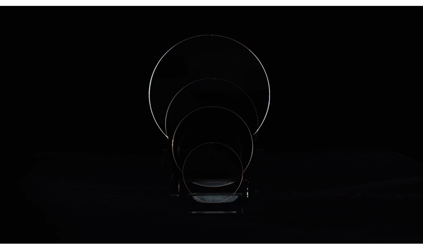 SCHOTT RealView ™ glass wafer in different sizes