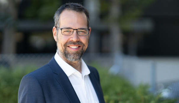 Dr. Jens Suffner, Sales Manager Europe Dr.-Ing. Jens Suffner, Head of Strategic Business Field Automotive Sensors